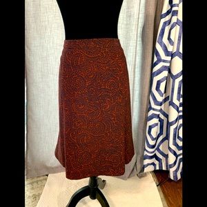 Very flattering, classic AT lined skirt - literally fall in skirt form!